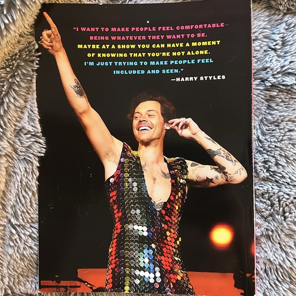 Harry Styles Magazine - Picture 2 of 2